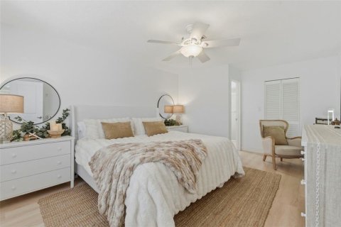 House in New Port Richey, Florida 2 bedrooms, 111.48 sq.m. № 2416650 - photo 14