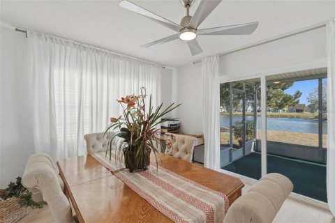 House in New Port Richey, Florida 2 bedrooms, 111.48 sq.m. № 2416650 - photo 12