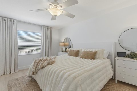 House in New Port Richey, Florida 2 bedrooms, 111.48 sq.m. № 2416650 - photo 15