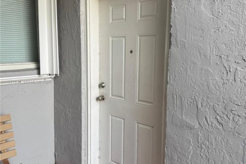 Copropriété à louer à Doral, Floride: 3 chambres, 104.05 m2 № 1990512 - photo 8