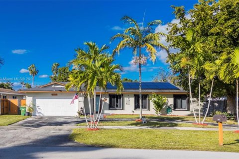 Villa ou maison à vendre à Cutler Bay, Floride: 3 chambres, 170.94 m2 № 1945110 - photo 25