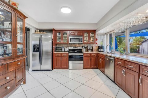 Villa ou maison à vendre à Cutler Bay, Floride: 3 chambres, 170.94 m2 № 1945110 - photo 9