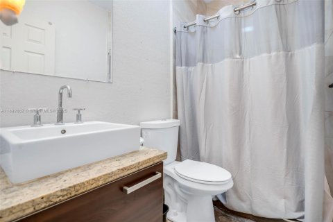 Villa ou maison à vendre à Cutler Bay, Floride: 3 chambres, 170.94 m2 № 1945110 - photo 22