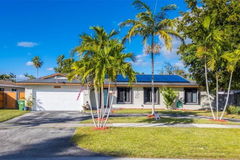 Villa ou maison à vendre à Cutler Bay, Floride: 3 chambres, 170.94 m2 № 1945110 - photo 24