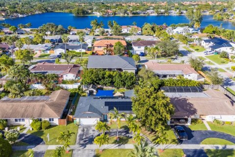 Villa ou maison à vendre à Cutler Bay, Floride: 3 chambres, 170.94 m2 № 1945110 - photo 30