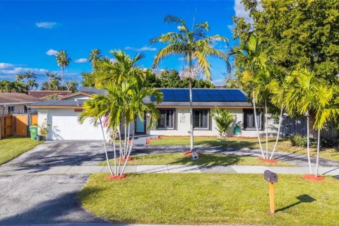 Villa ou maison à vendre à Cutler Bay, Floride: 3 chambres, 170.94 m2 № 1945110 - photo 26