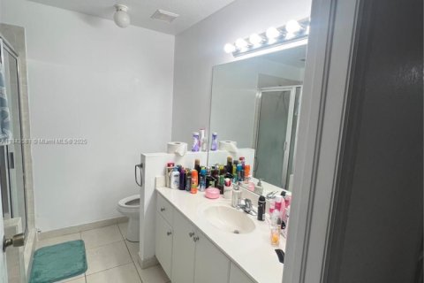 Townhouse in Cutler Bay, Florida 2 bedrooms, 141.03 sq.m. № 1836703 - photo 13