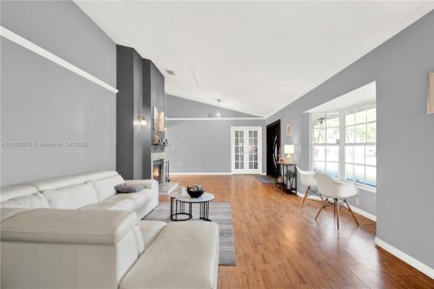 Купить виллу или дом в Хомстед, Флорида 4 спальни, 357.67м2, № 1975180 - фото 8