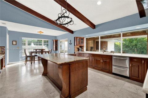 Купить виллу или дом в Хомстед, Флорида 4 спальни, 357.67м2, № 1975180 - фото 16