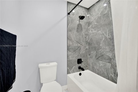 Купить виллу или дом в Хомстед, Флорида 4 спальни, 357.67м2, № 1975180 - фото 28