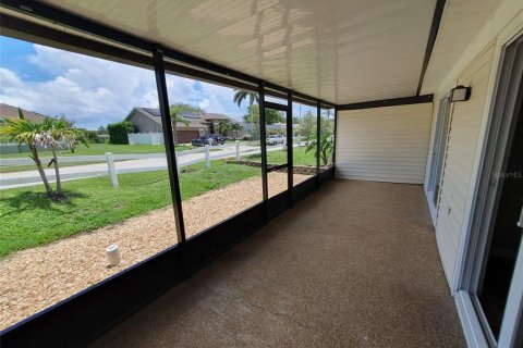 House in Palm Harbor, Florida 2 bedrooms, 92.9 sq.m. № 1805536 - photo 10