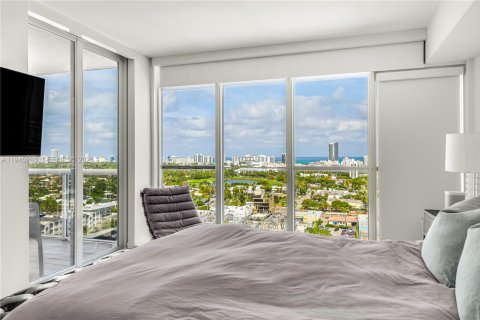 Condo in Miami Beach, Florida, 2 bedrooms  № 2001669 - photo 23