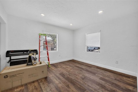 Immobilier commercial à louer à Orlando, Floride: 158.31 m2 № 2156269 - photo 12
