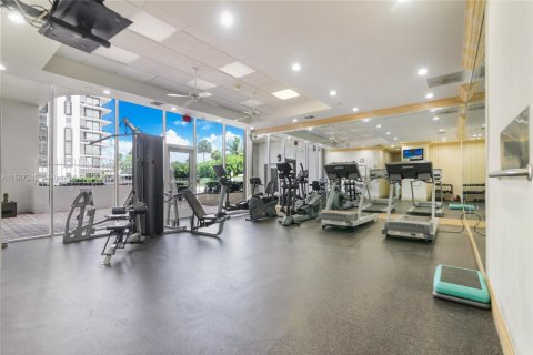 Condo in Surfside, Florida, 1 bedroom  № 1863870 - photo 7