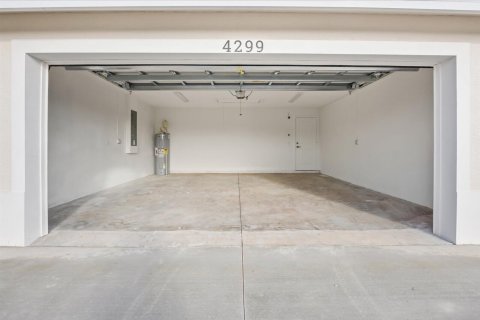 Casa en venta en Port St. Lucie, Florida, 4 dormitorios, 215.81 m2 № 2077716 - foto 30