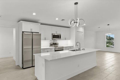 Casa en venta en Port St. Lucie, Florida, 4 dormitorios, 215.81 m2 № 2077716 - foto 10