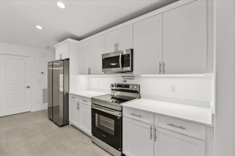Casa en venta en Port St. Lucie, Florida, 4 dormitorios, 215.81 m2 № 2077716 - foto 13
