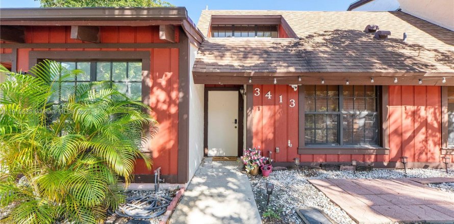 Townhouse in Hollywood, Florida 2 bedrooms, 128.95 sq.m. № 1974643