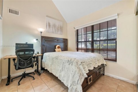 Townhouse in Hollywood, Florida 2 bedrooms, 128.95 sq.m. № 1974643 - photo 11