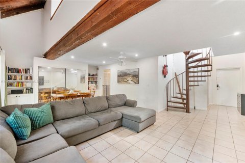 Townhouse in Hollywood, Florida 2 bedrooms, 128.95 sq.m. № 1974643 - photo 20