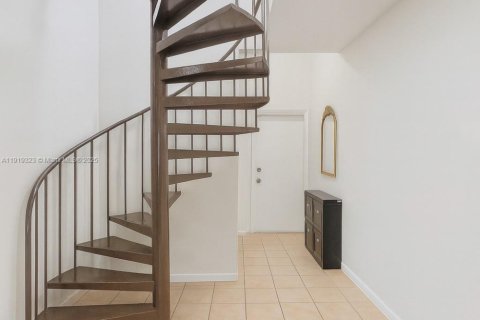 Townhouse in Hollywood, Florida 2 bedrooms, 128.95 sq.m. № 1974643 - photo 21