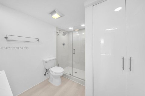 Condo in Sunny Isles Beach, Florida, 2 bedrooms  № 2050116 - photo 20