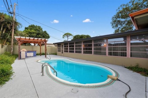 Villa ou maison à vendre à Saint Petersburg, Floride: 4 chambres, 182.92 m2 № 2305017 - photo 3