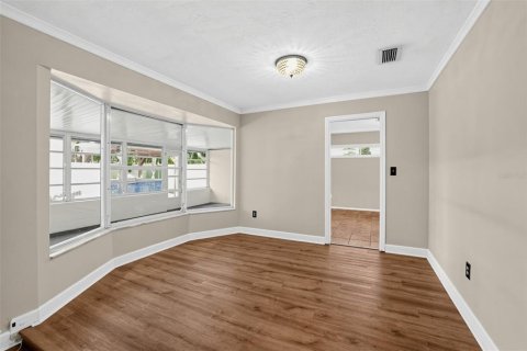 Villa ou maison à vendre à Saint Petersburg, Floride: 4 chambres, 182.92 m2 № 2305017 - photo 8