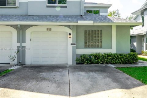 Townhouse in Boca Raton, Florida 3 bedrooms, 162.76 sq.m. № 1847628 - photo 1