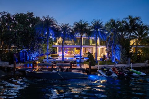 Villa ou maison à vendre à Miami Beach, Floride: 5 chambres, 502.23 m2 № 1887999 - photo 5