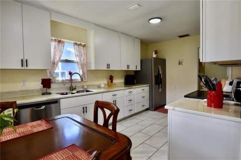 Villa ou maison à louer à Lakeland, Floride: 2 chambres, 110.83 m2 № 2361332 - photo 3