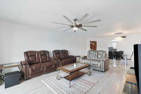 Condo in North Palm Beach, Florida, 2 bedrooms  № 2241006 - photo 20
