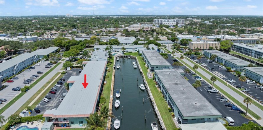 Condo in North Palm Beach, Florida, 2 bedrooms  № 2241006