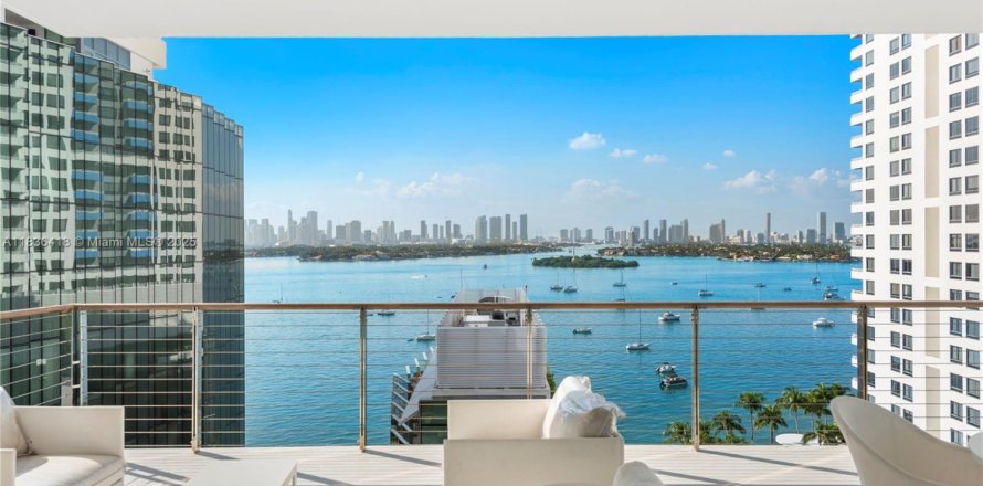 Condominio en Miami Beach, Florida, 3 dormitorios № 1889522