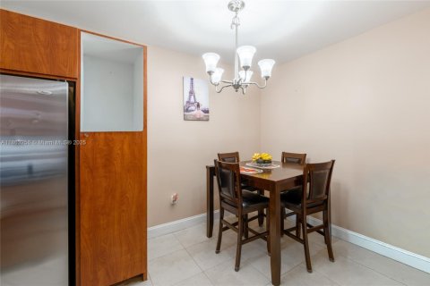 Condo in Cutler Bay, Florida, 1 bedroom  № 1892983 - photo 6