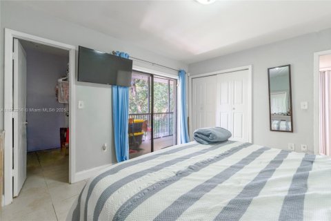 Condo in Cutler Bay, Florida, 1 bedroom  № 1892983 - photo 13