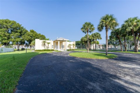 Condo in Cutler Bay, Florida, 1 bedroom  № 1892983 - photo 25