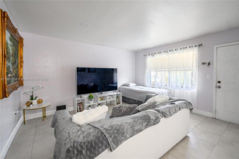 Condo in Cutler Bay, Florida, 1 bedroom  № 1892983 - photo 3