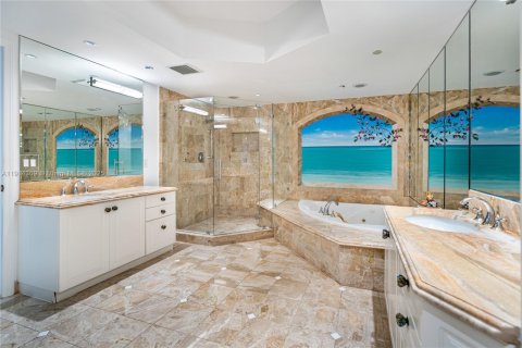 Купить кондоминиум в Серфсайд, Флорида 3 спальни, 259.2м2, № 1971196 - фото 16