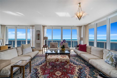 Купить кондоминиум в Серфсайд, Флорида 3 спальни, 259.2м2, № 1971196 - фото 18