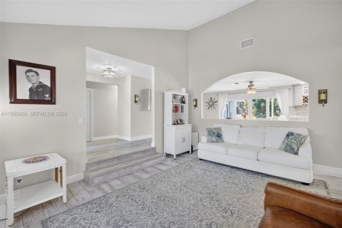 House in Plantation, Florida 3 bedrooms, 196.21 sq.m. № 2007159 - photo 8