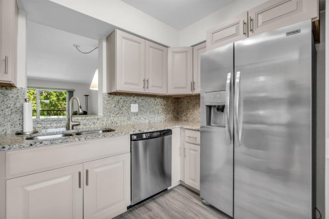 Condo in Delray Beach, Florida, 2 bedrooms № 2352744