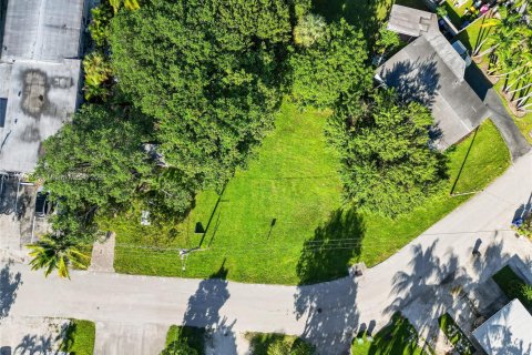 Terreno en venta en Fort Lauderdale, Florida № 1716390 - foto 1
