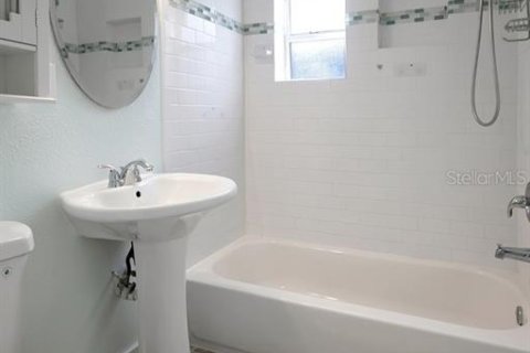 Apartamento en alquiler en Madeira Beach, Florida, 2 dormitorios, 54.63 m2 № 1851349 - foto 8