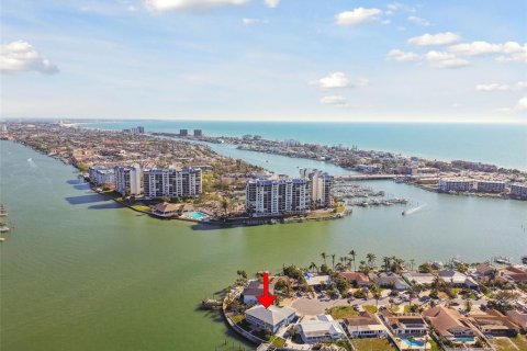 Casa en venta en Treasure Island, Florida, 4 dormitorios, 438.13 m2 № 1725792 - foto 7