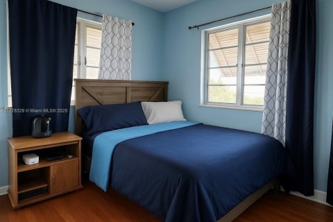 Casa en venta en Coral Gables, Florida, 3 dormitorios, 116.59 m2 № 2034933 - foto 13