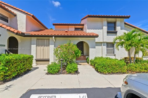 Townhouse in Boca Raton, Florida 3 bedrooms, 158.86 sq.m. № 2015935