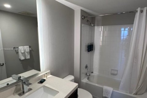 Copropriété à louer à Sunny Isles Beach, Floride: 2 chambres, 136.57 m2 № 1986926 - photo 19