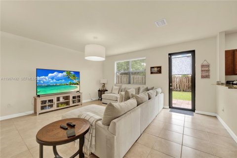 Villa ou maison à vendre à Cutler Bay, Floride: 4 chambres, 203.08 m2 № 2029680 - photo 5