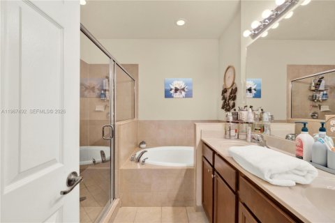 Villa ou maison à vendre à Cutler Bay, Floride: 4 chambres, 203.08 m2 № 2029680 - photo 24